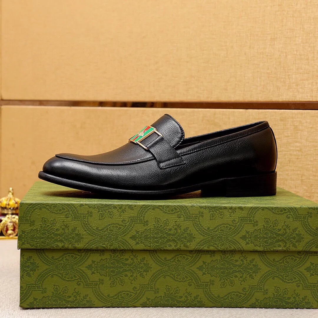 Men's shoes 💰400 💐 Product trademark: GUCCI "Gucci" casual business leather shoes Regular size: 39-44 (38.45.46🉑️Customized) Product materials: Selected imported first-layer calfskin upper + luxury hardware buckle, imported 🐑 sheepskin lining. Strong three-dimensional visual effect, original combination outsole Color: 1⃣️color optional